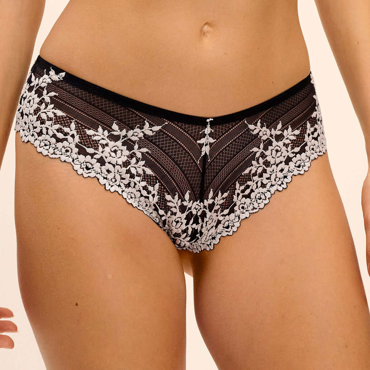 Tanga Embrace Lace Wacoal WA848191