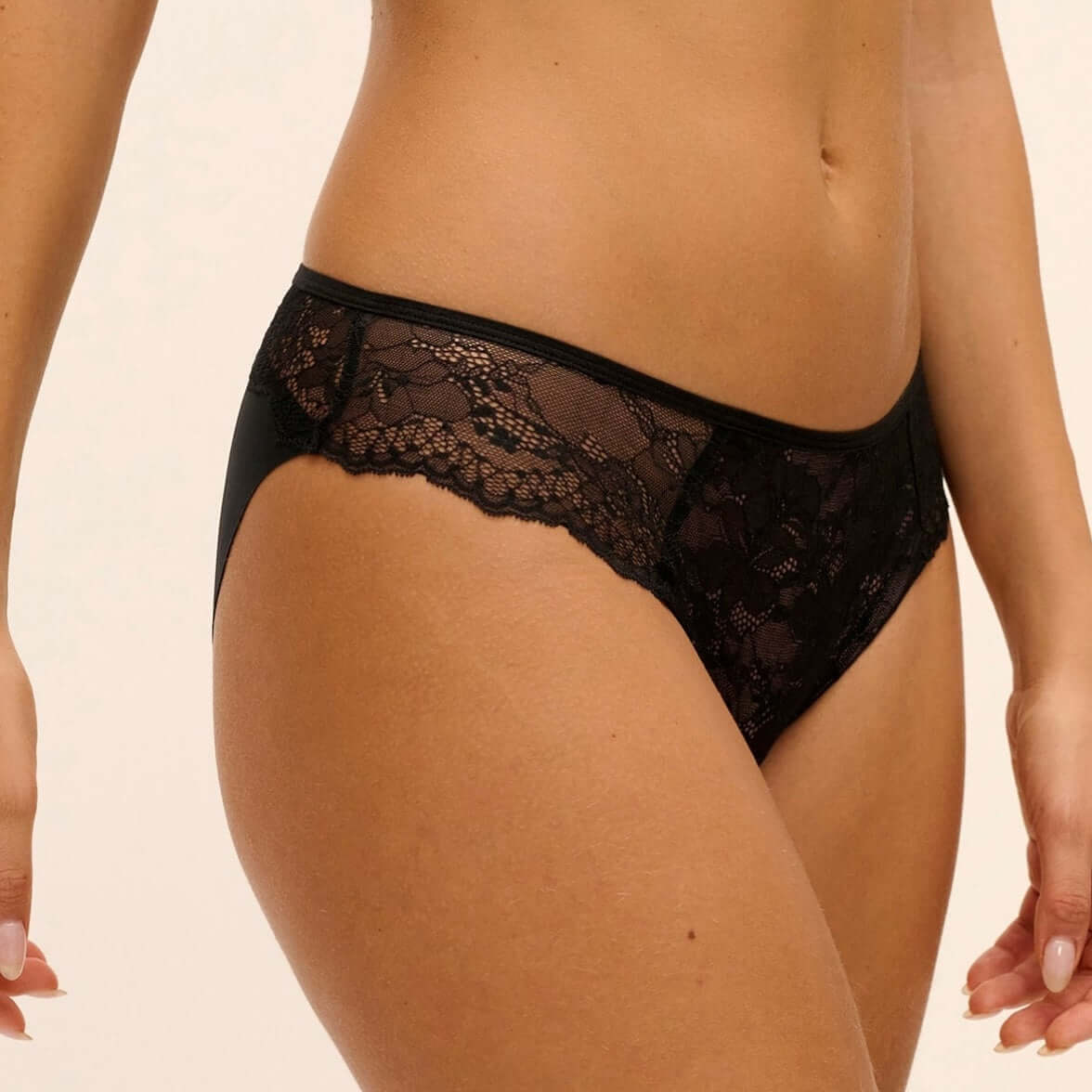 Braga Wacoal Essence WE602255 con Encaje y Microfibra Black