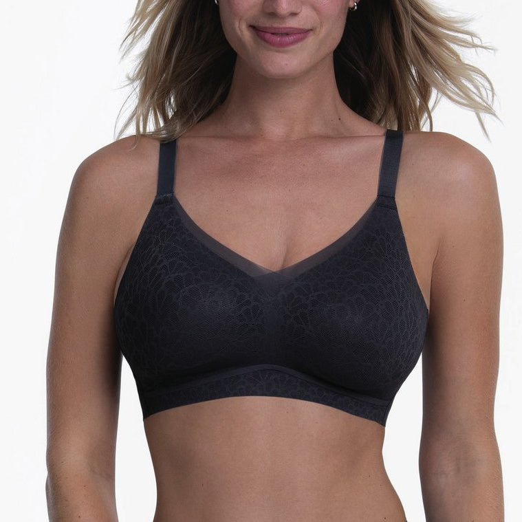 Sujetador Bralette Essential Smart Anita modelo en color negro para mujer, destacando su comodidad y sujeción.