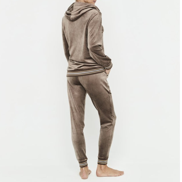Conjunto de terciopelo sport Selmark P12953
