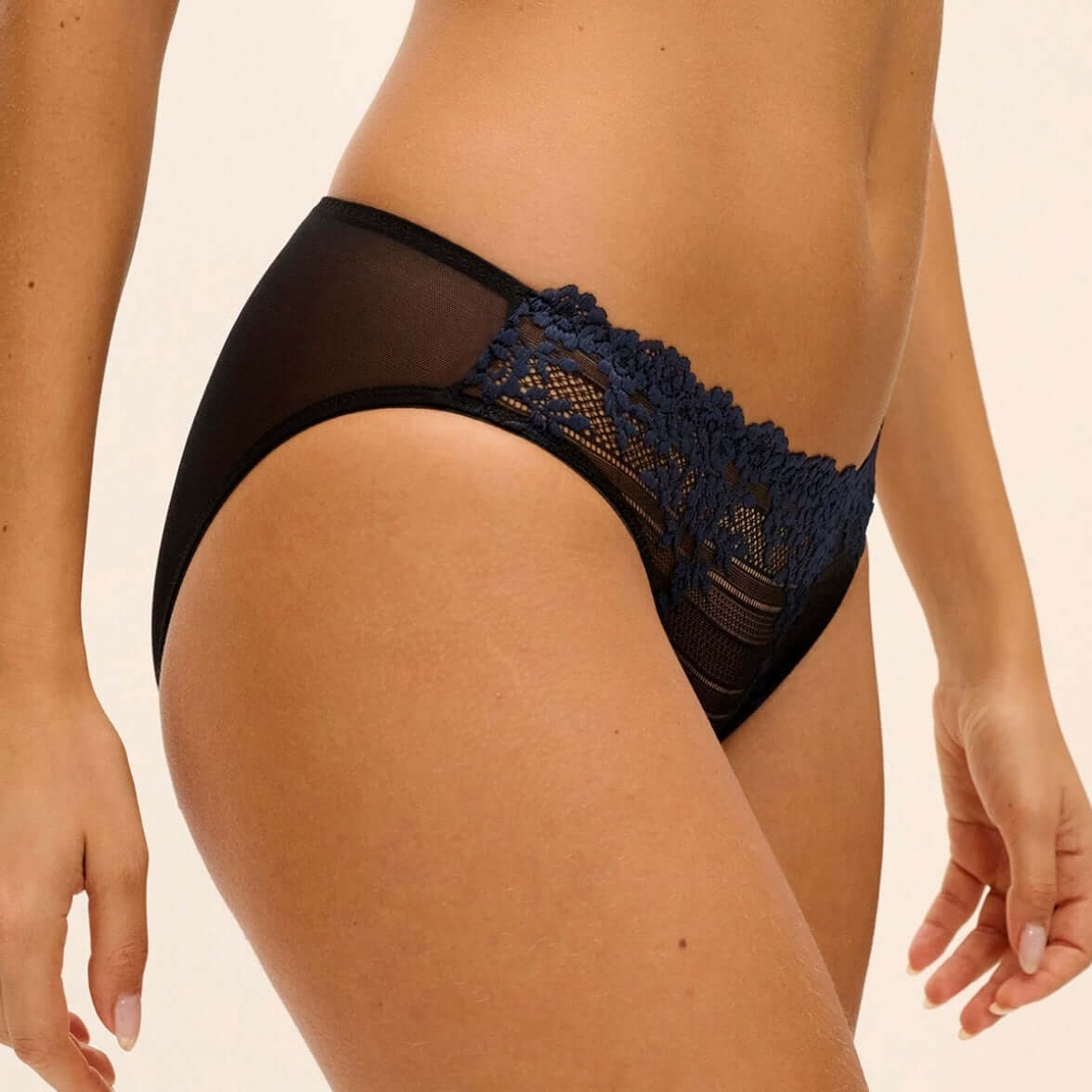 Braga Bikini Embrace Lace Wacoal WA064391