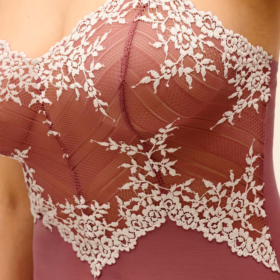 Camisón Embrace Lace Wacoal WA814191