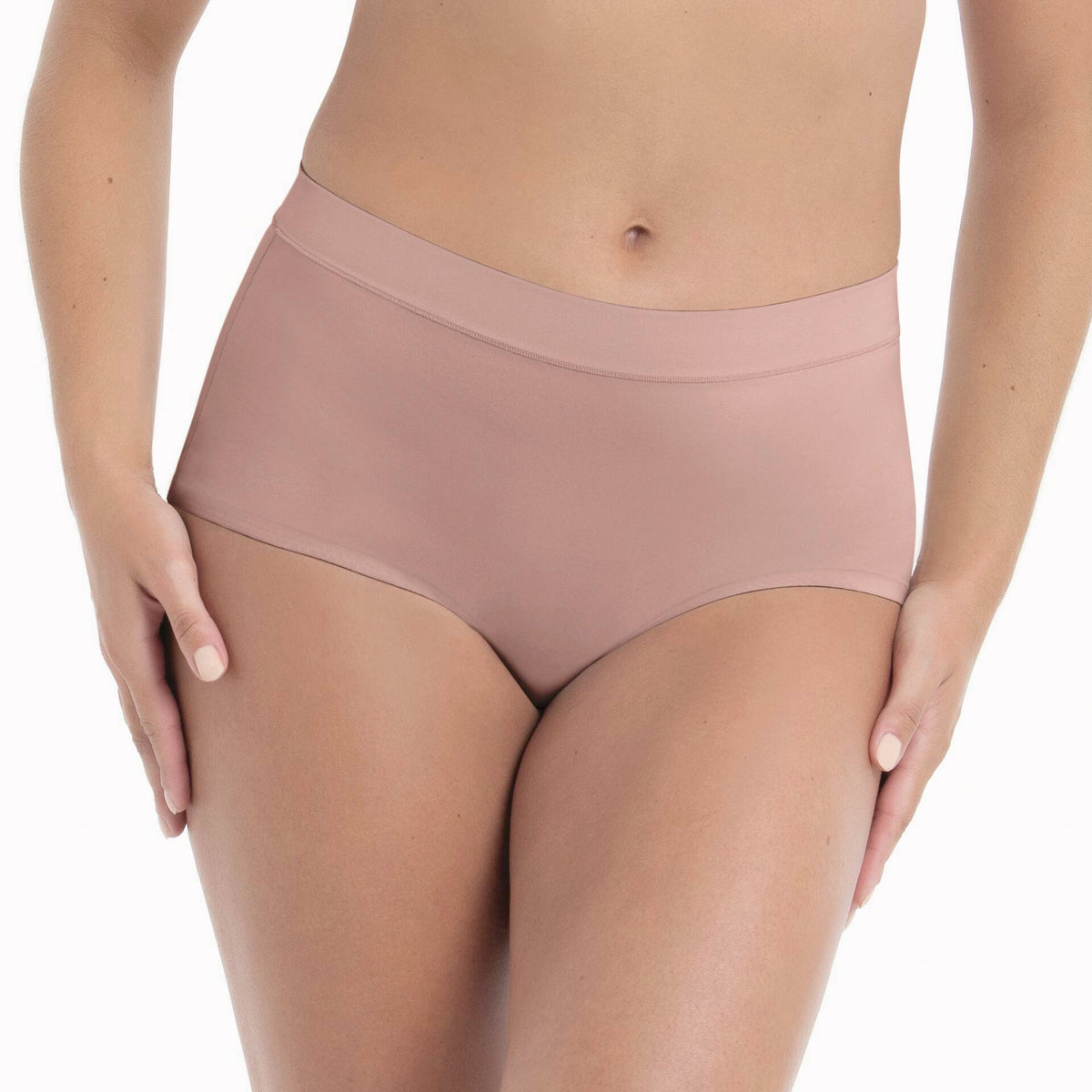 Braga talle alto Essential Anita en color nude, diseñada para comodidad y sujeción diaria.