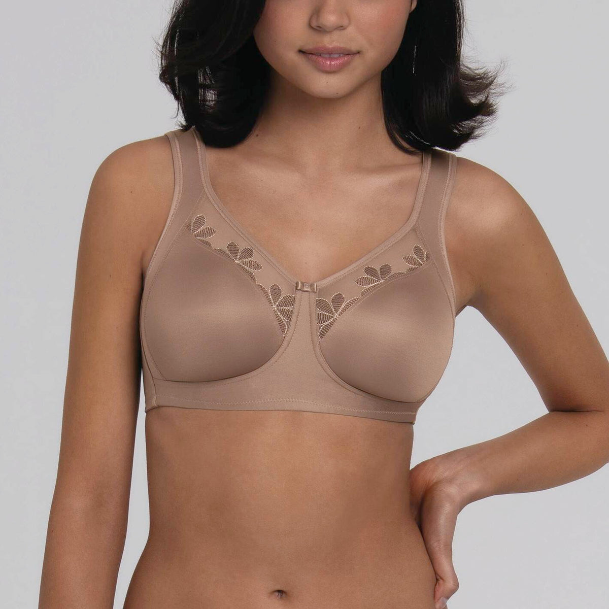 Sujetador Confort Preformado Sophia Anita 5808 en color nude, diseñado para brindar comodidad y soporte a la mujer.