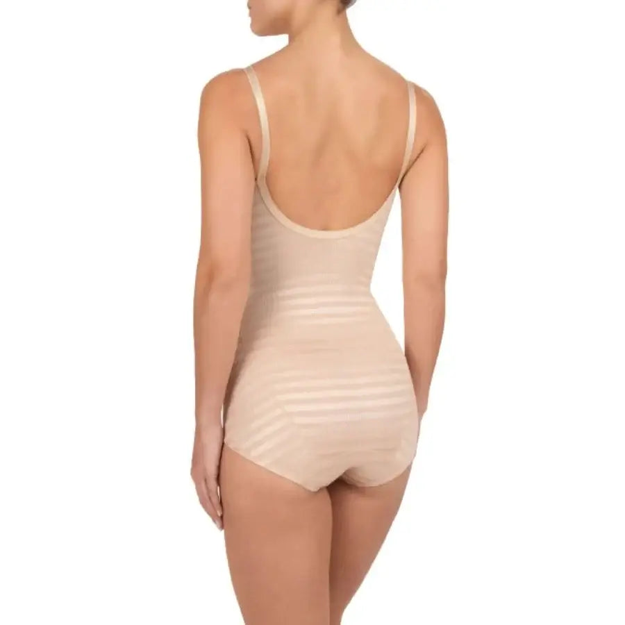 Body mujer Felina 5076 control sin aros copas de relleno