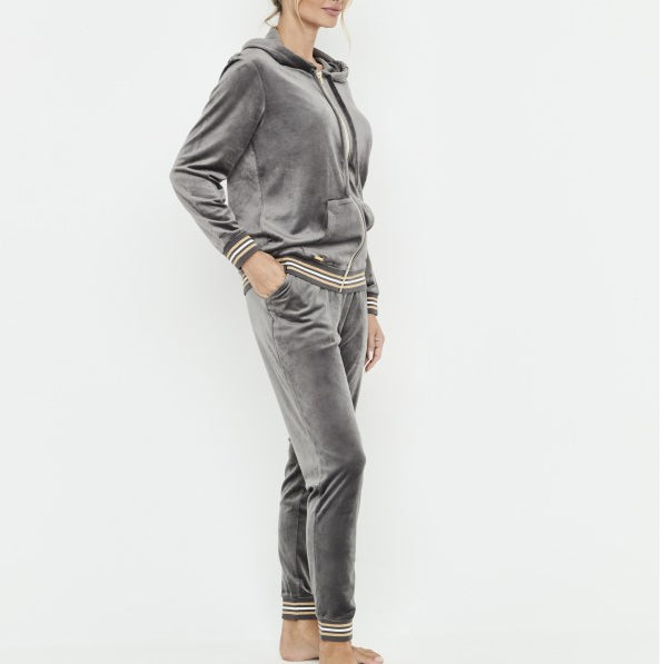 Conjunto de terciopelo sport Selmark P12953